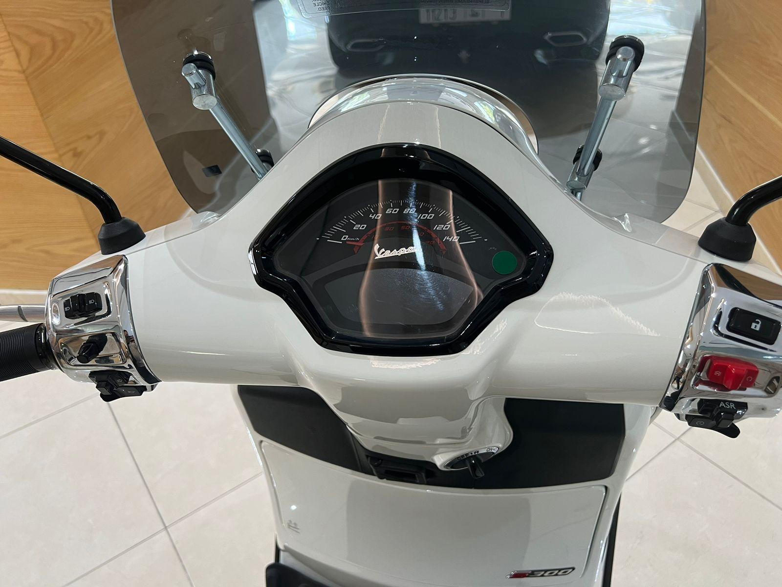 PIAGGIO VESPA GTS 300